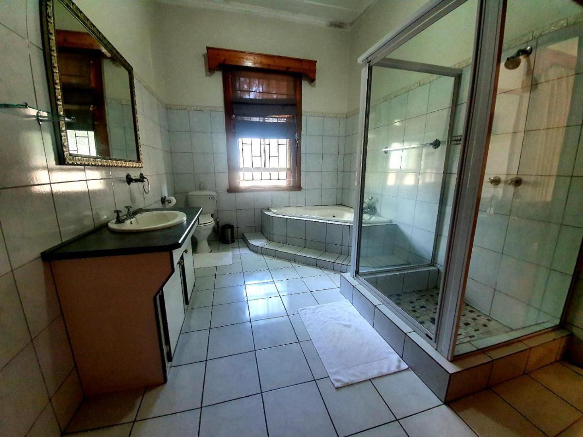 Castello Guesthouse Vryburg Екстериор снимка