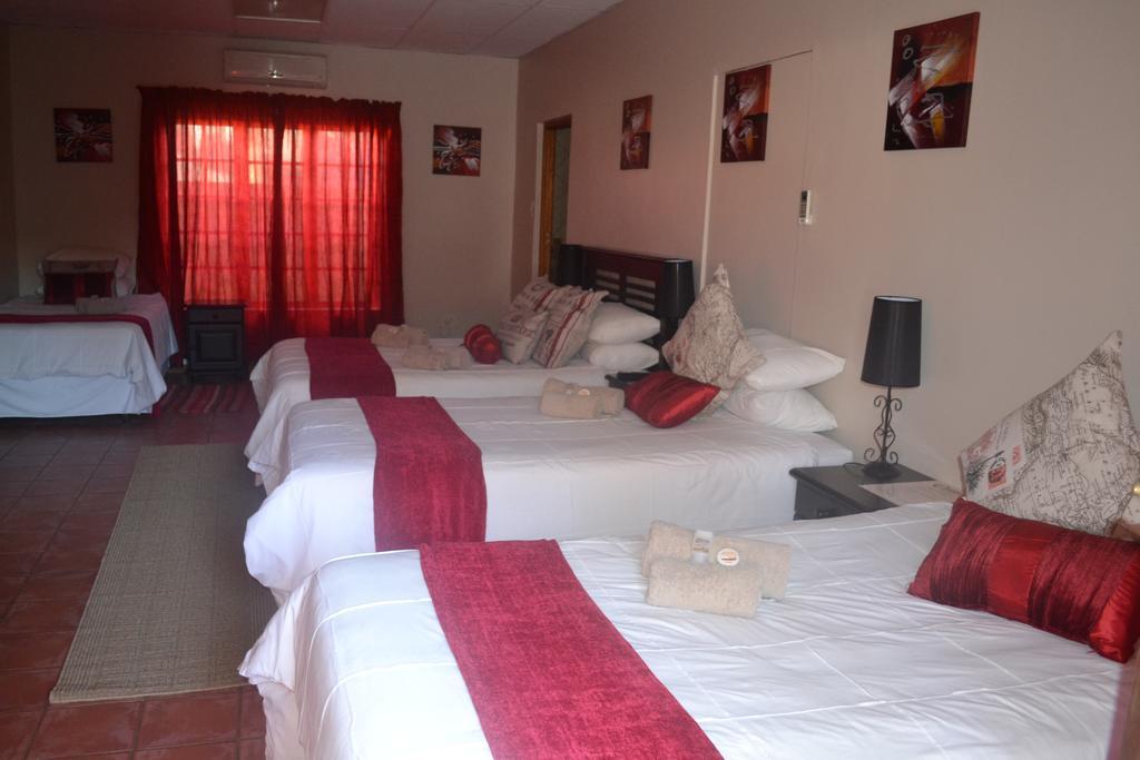 Castello Guesthouse Vryburg Екстериор снимка