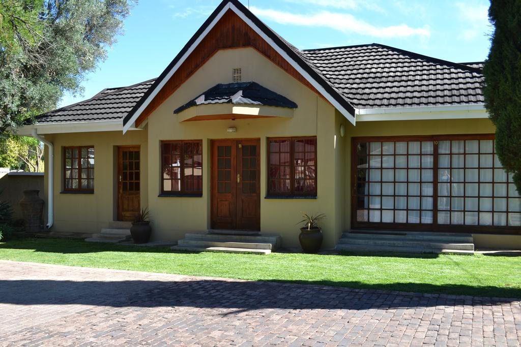Castello Guesthouse Vryburg Екстериор снимка