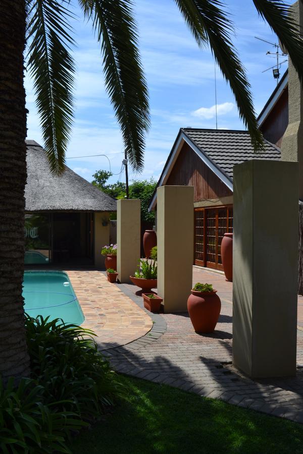 Castello Guesthouse Vryburg Екстериор снимка