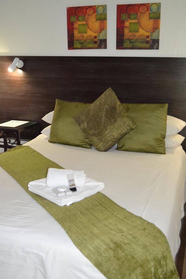 Castello Guesthouse Vryburg Екстериор снимка